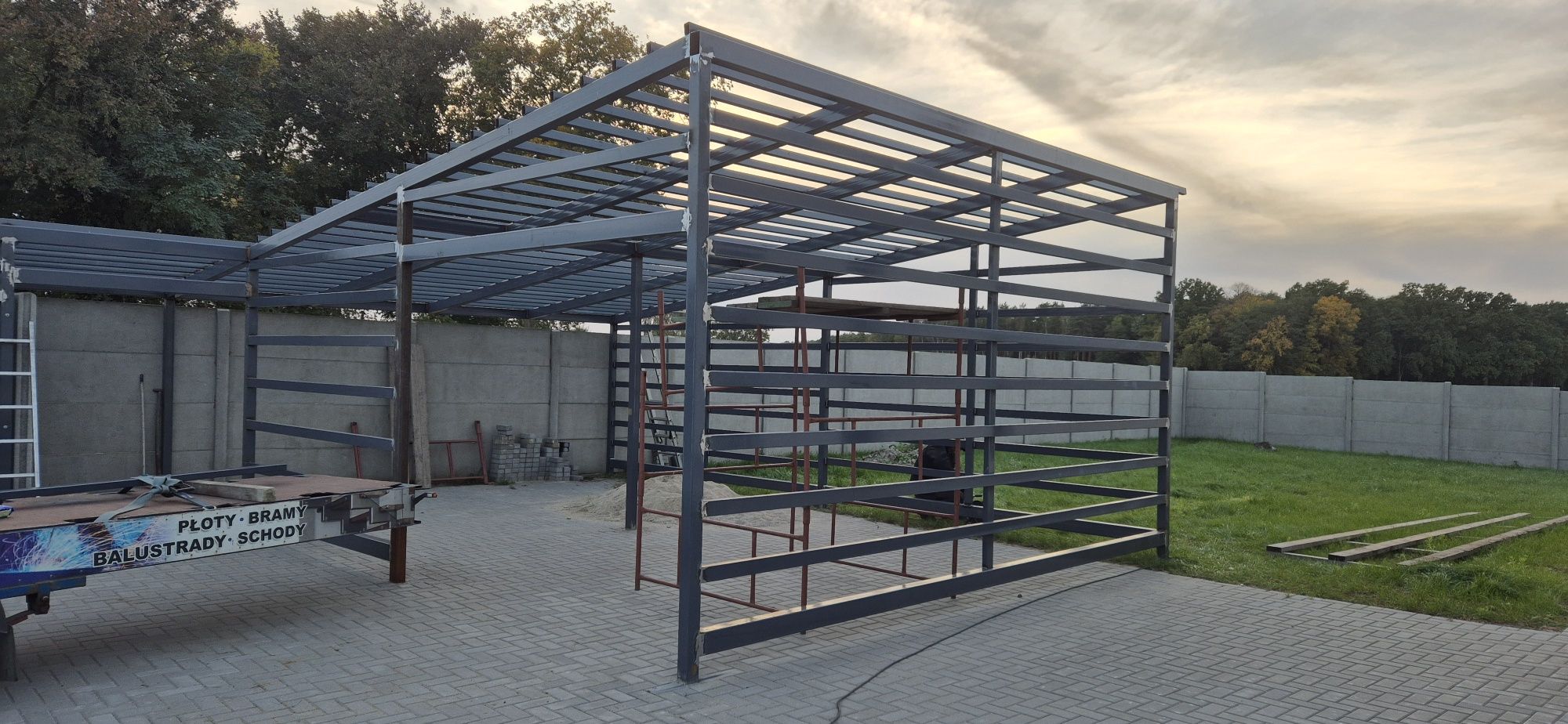 Spawanie Bram dwuskrzydłowych i przesuwnych Balustrady Płoty
