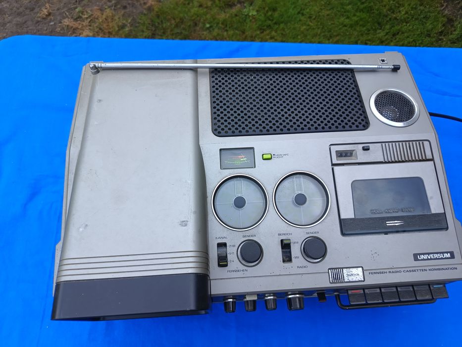Kombajn telewizor , radio magnetofon Universum