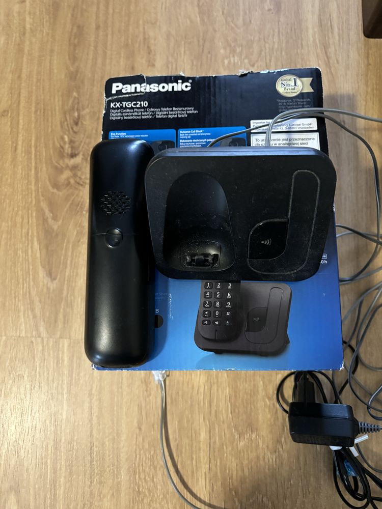 Telefon stacjonarny Panasanic KX-TGC210