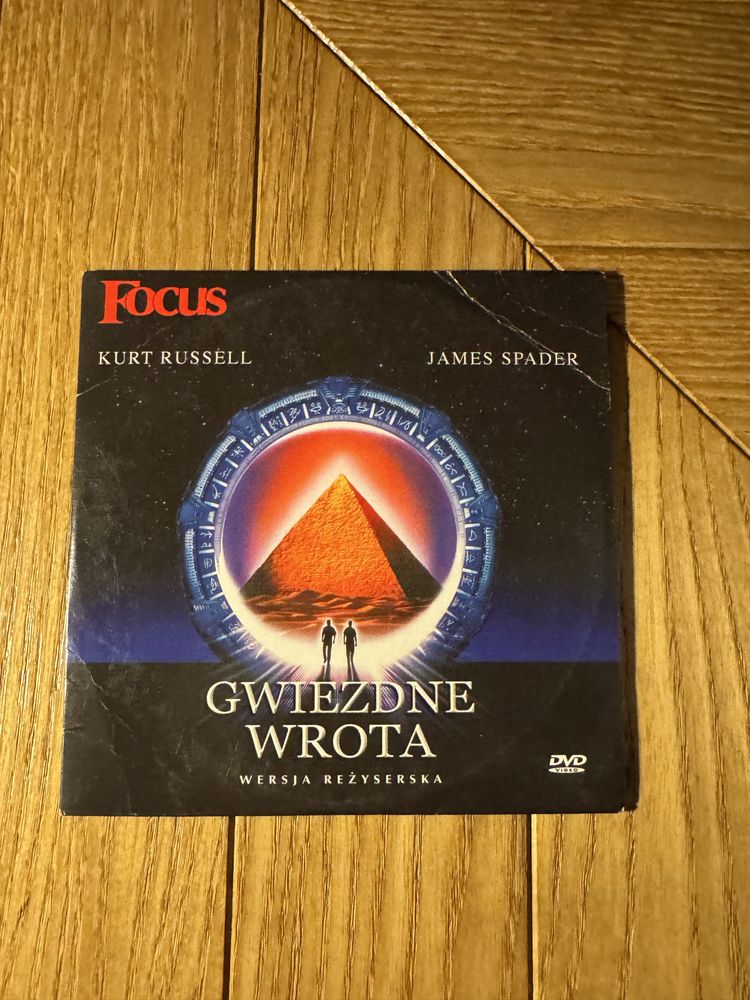 DVD z filmem gwiezdne wrota