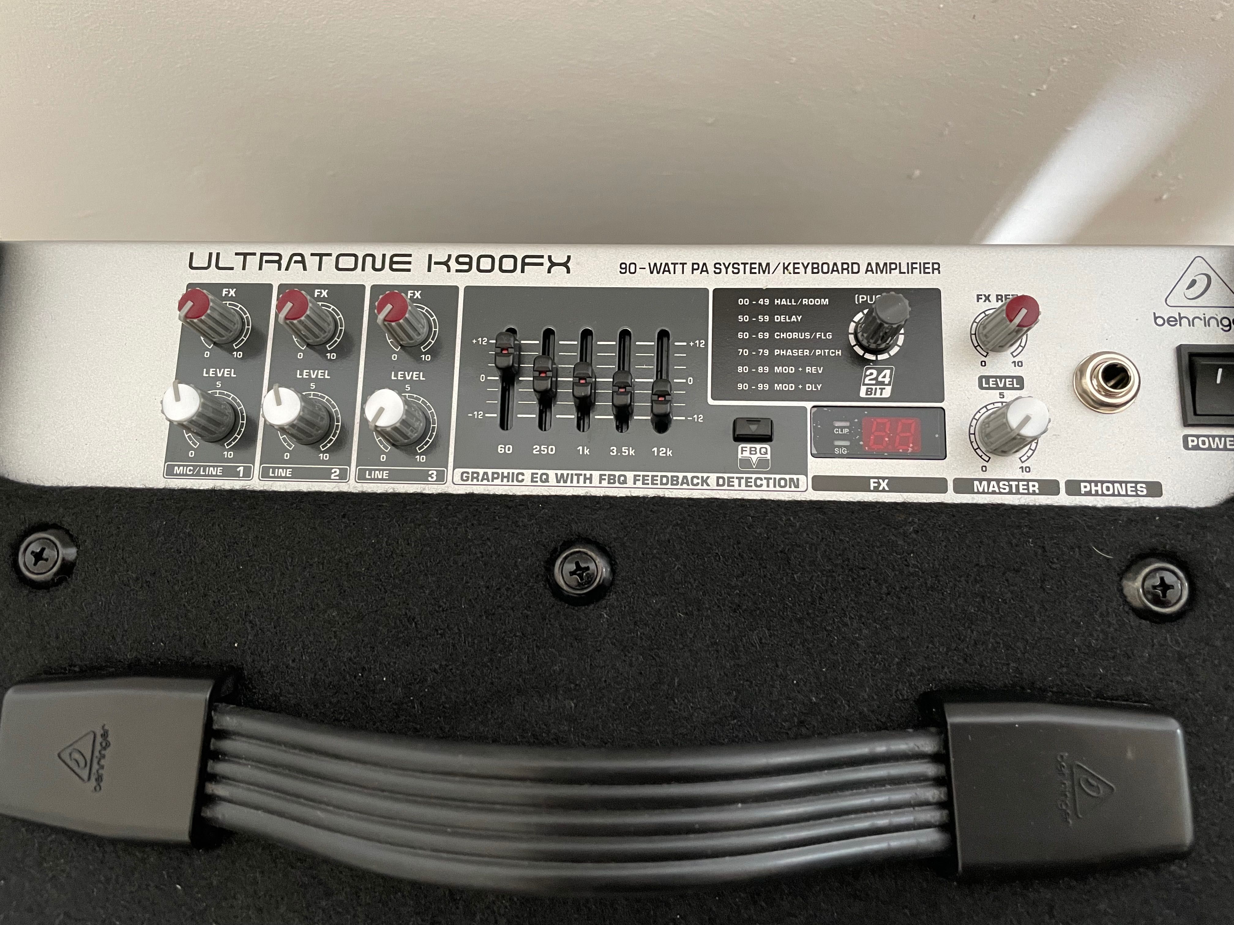 Amplificador de teclado / PA K900FX Behringer