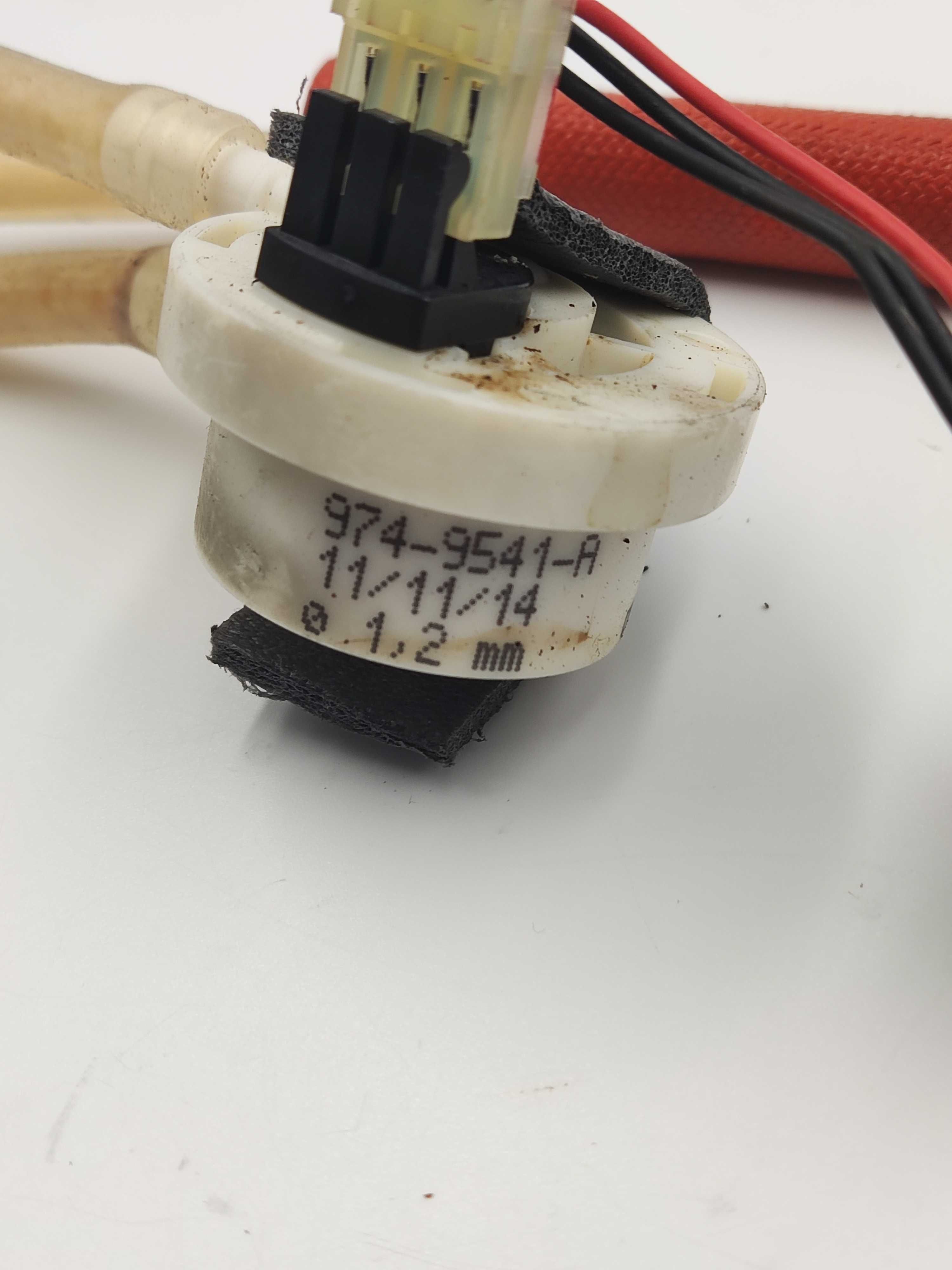 DeLonghi Autentica cappuccino przepływomierz