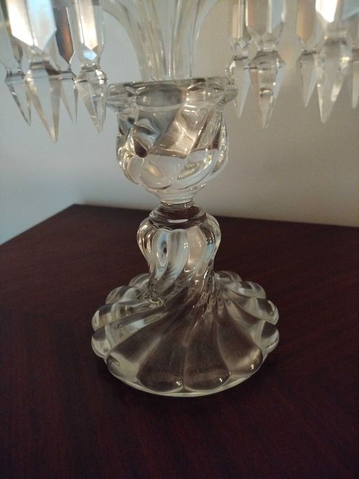 Par de candelabros de cristal da marca Baccarat em perfeito estado