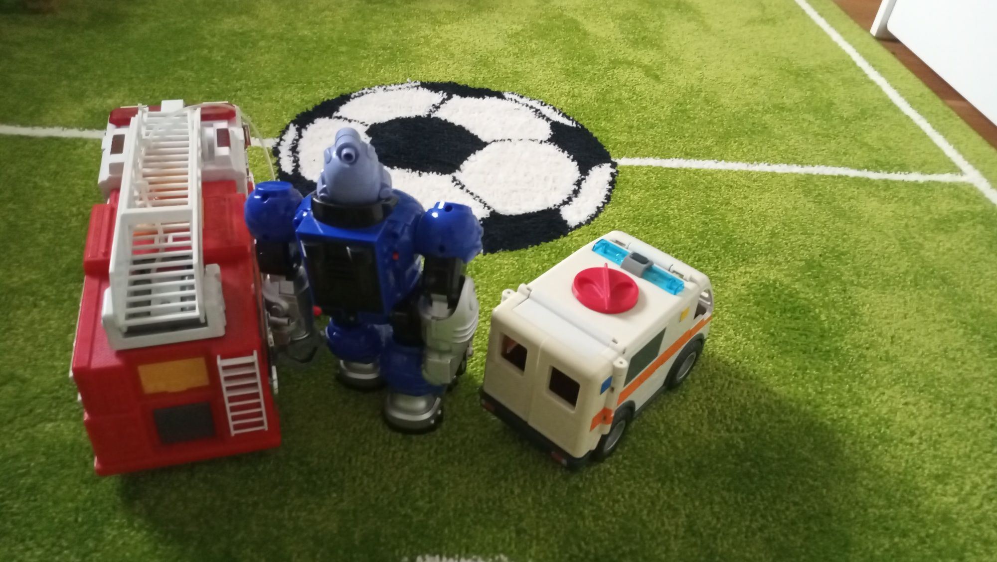 Zabawki pojazdy+ robot