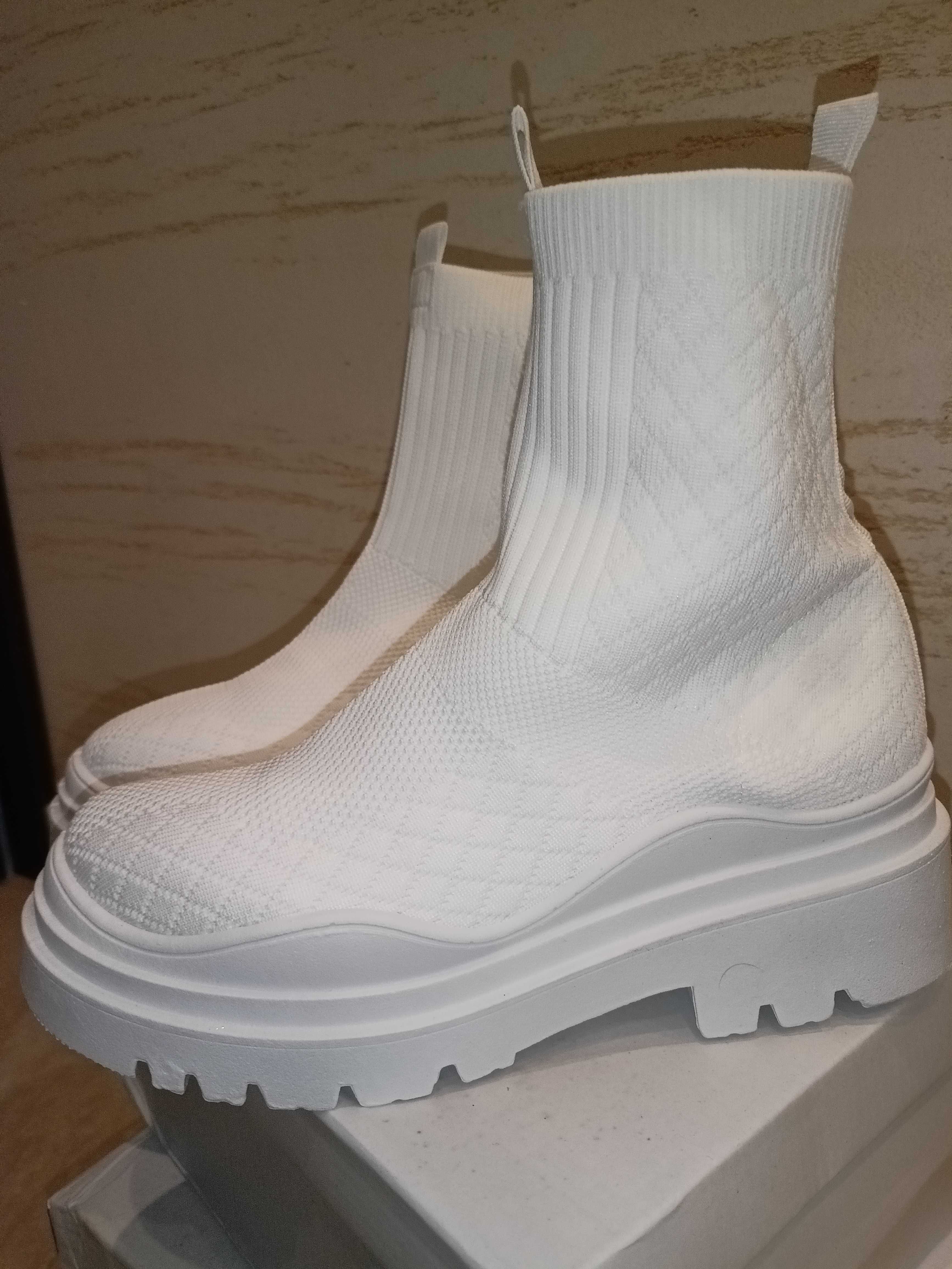Nowe buty 38 skarpetkowe białe HIT