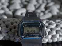 Zegarek cyfrowy retro LED stoper alarm czarny niebieski