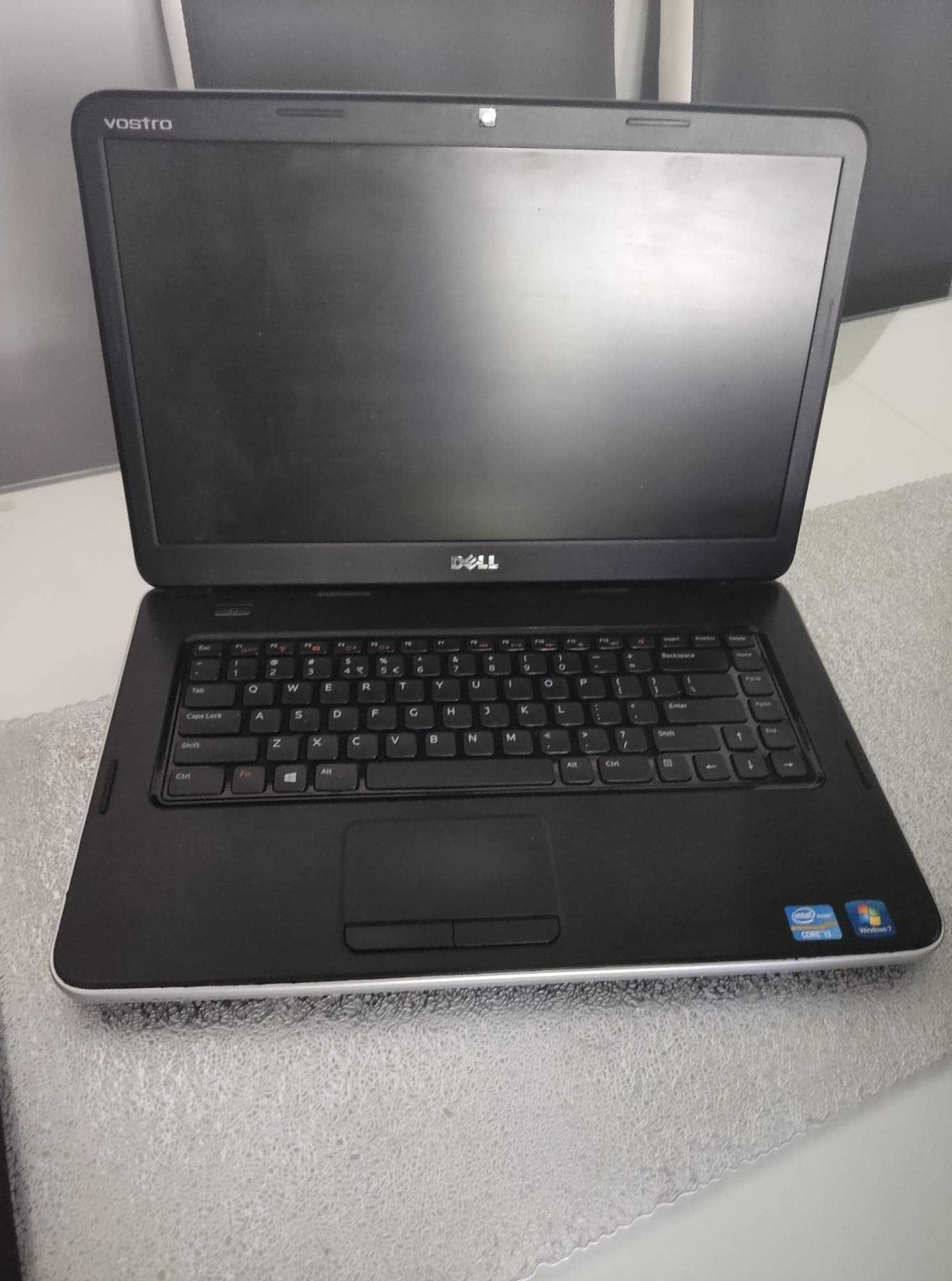 Sprzedam laptop DELL Vostro 2520 procesor i3 trzeciej generacji.