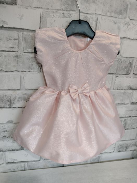wizytowa Błyszcząca różowa sukienka na wesele komunię 6-9mcy 74