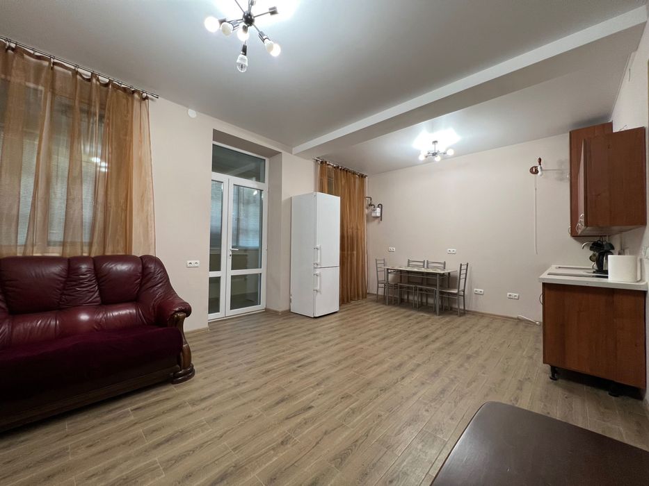 Снимите двухкомнатную квартиру в Центре, проспект Дмитра Яворницького