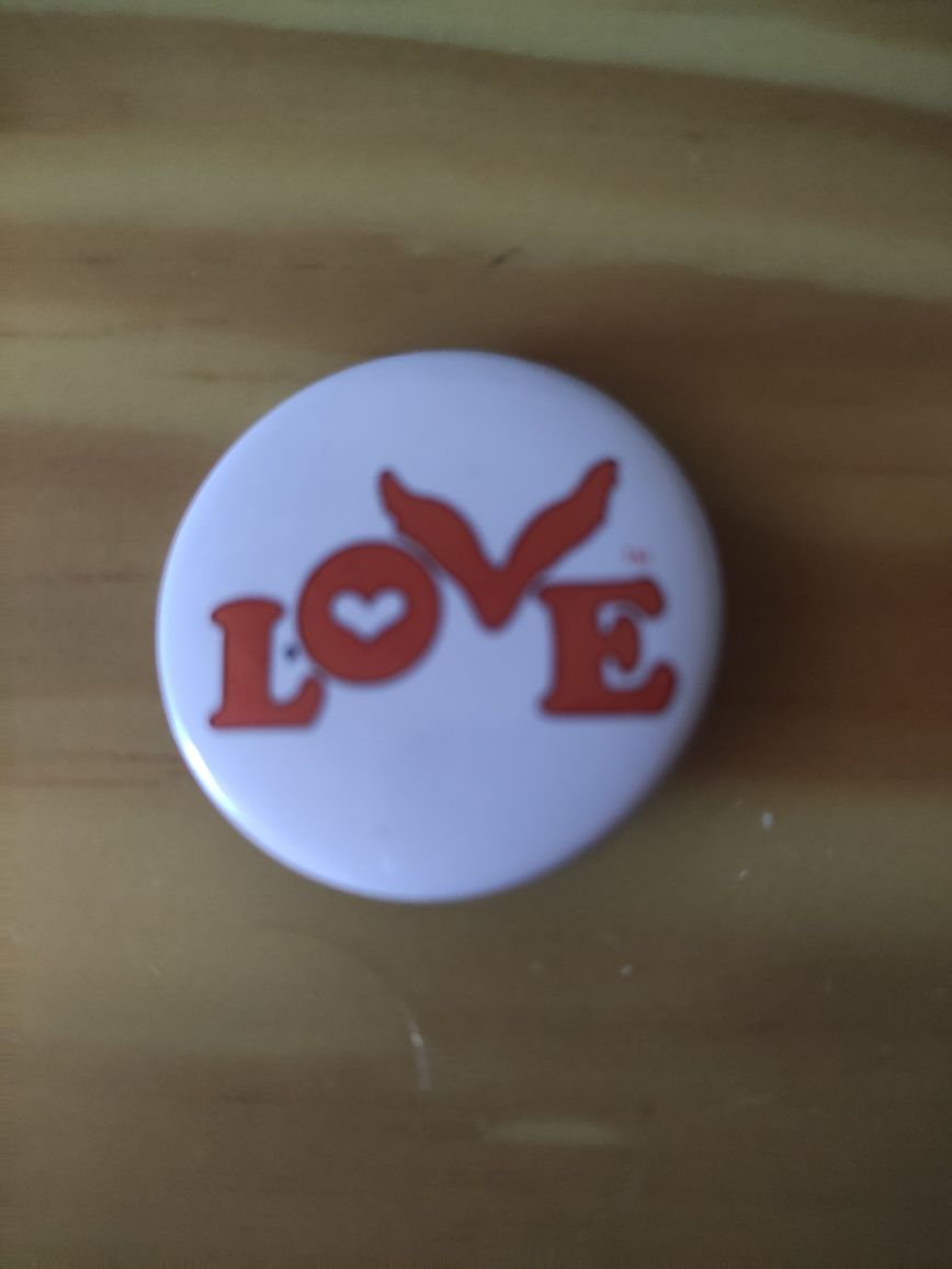 Pins de temas variados