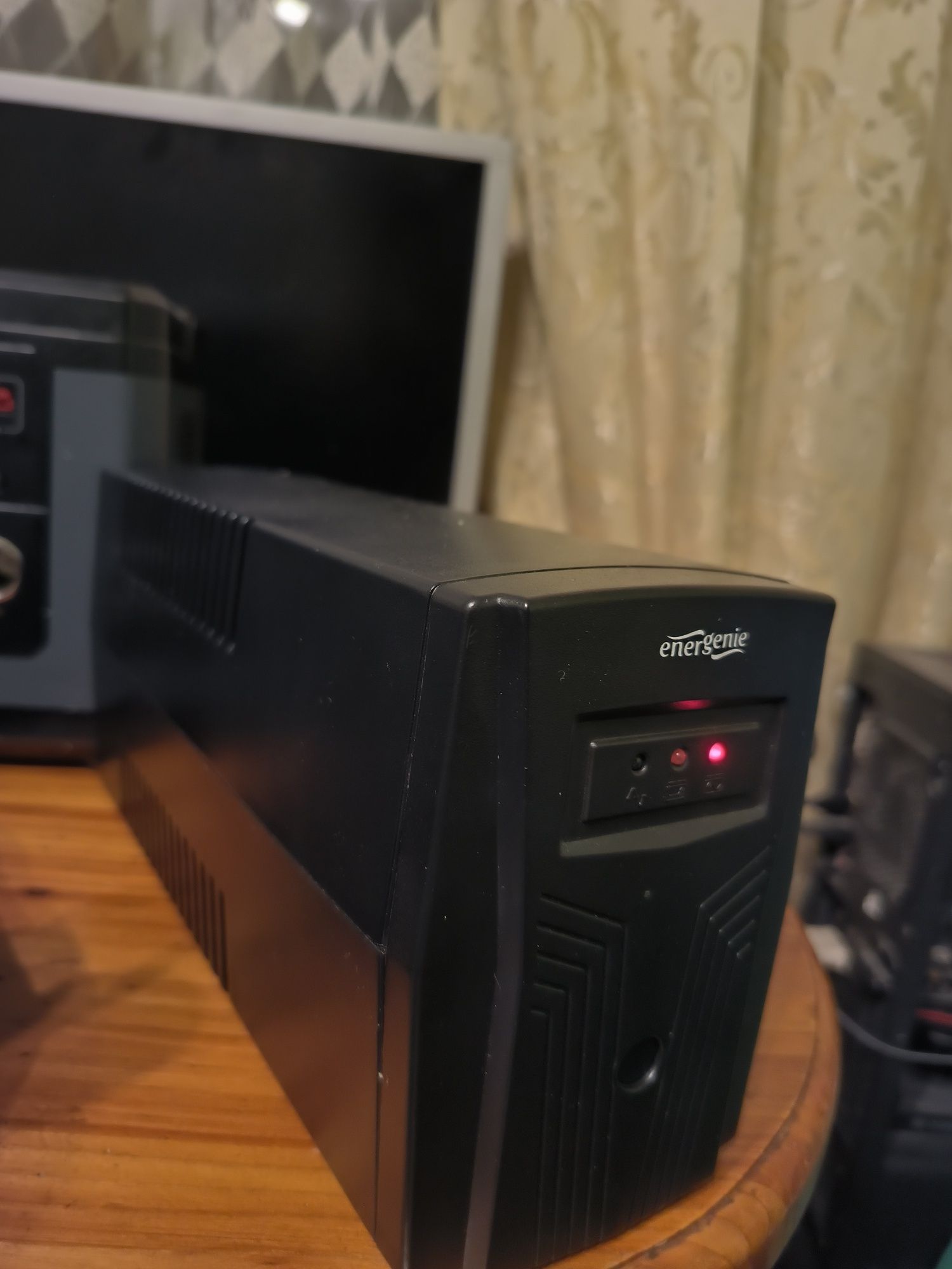 Ups  EnerGenie Basic 650 VA (EG-UPS-B650)