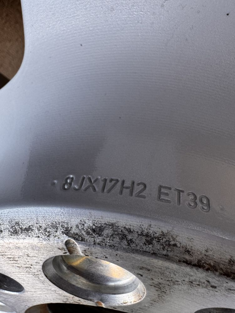 AUDI KOŁA FELGI ALUMINIOWE 8Jx17 ET39 5x112 225/55 R17 A4 A5 A6 A7 A8
