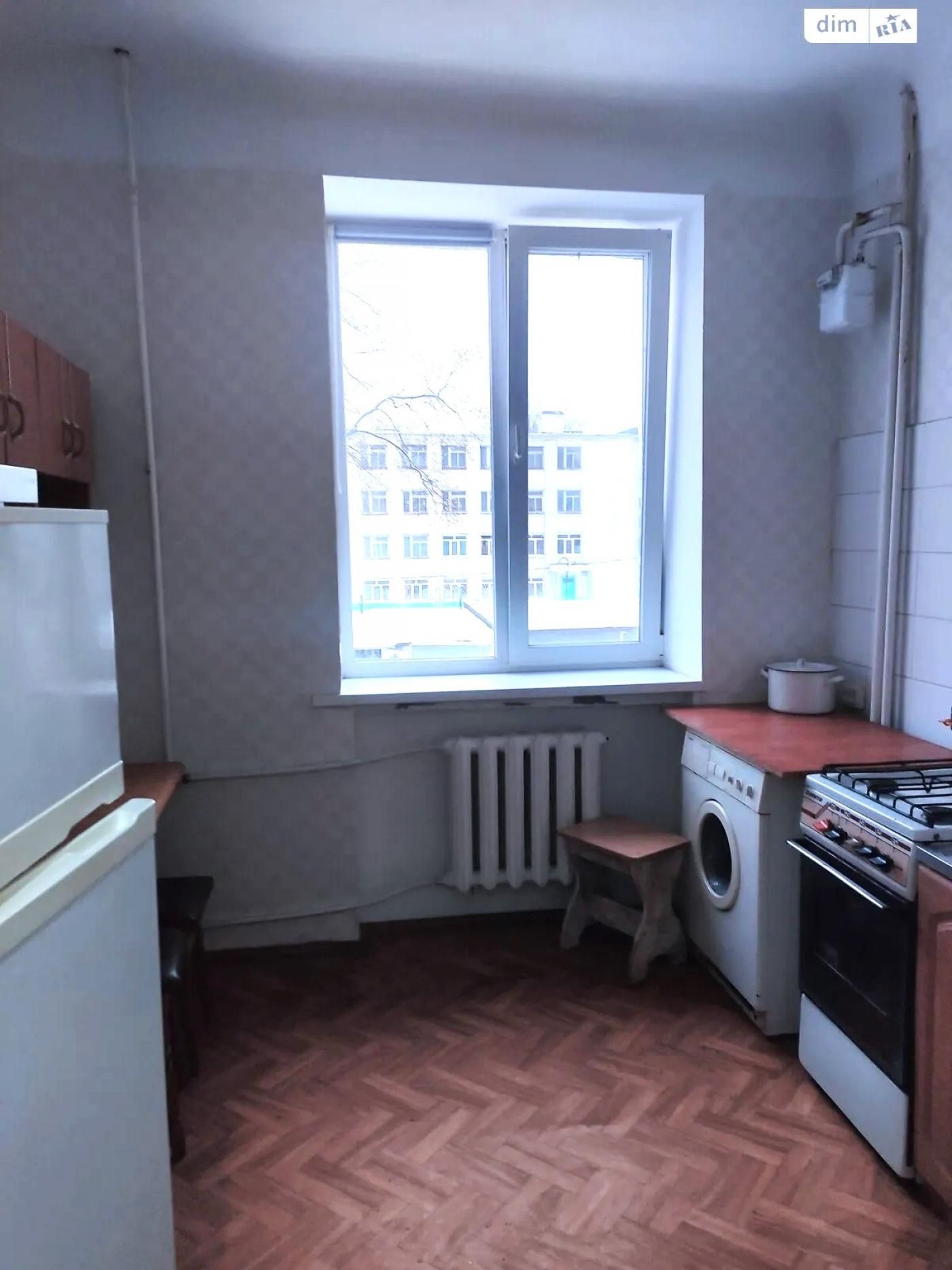 Продам 1к кв 12 квартал, пр-т Богдана Хмельницкого