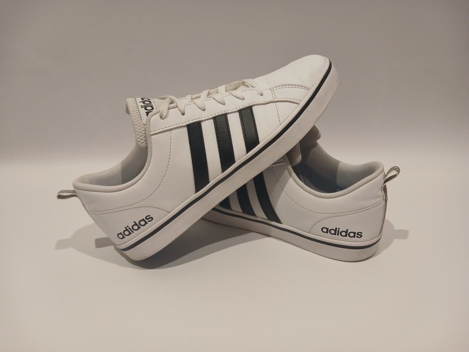 Мужские-Кроссовки-Adidas