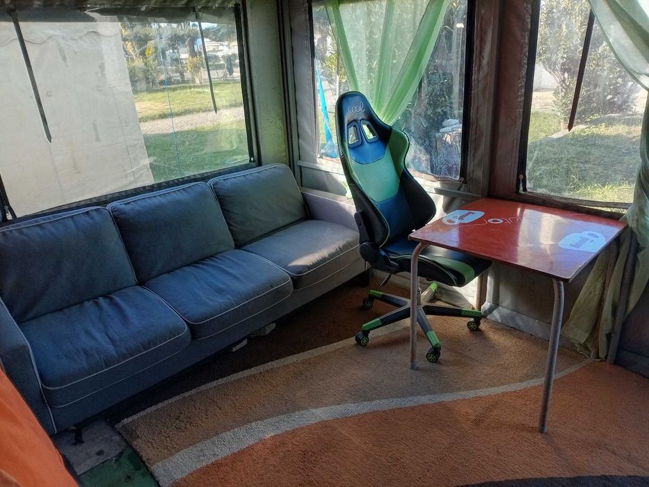 Caravan fixa com tenda