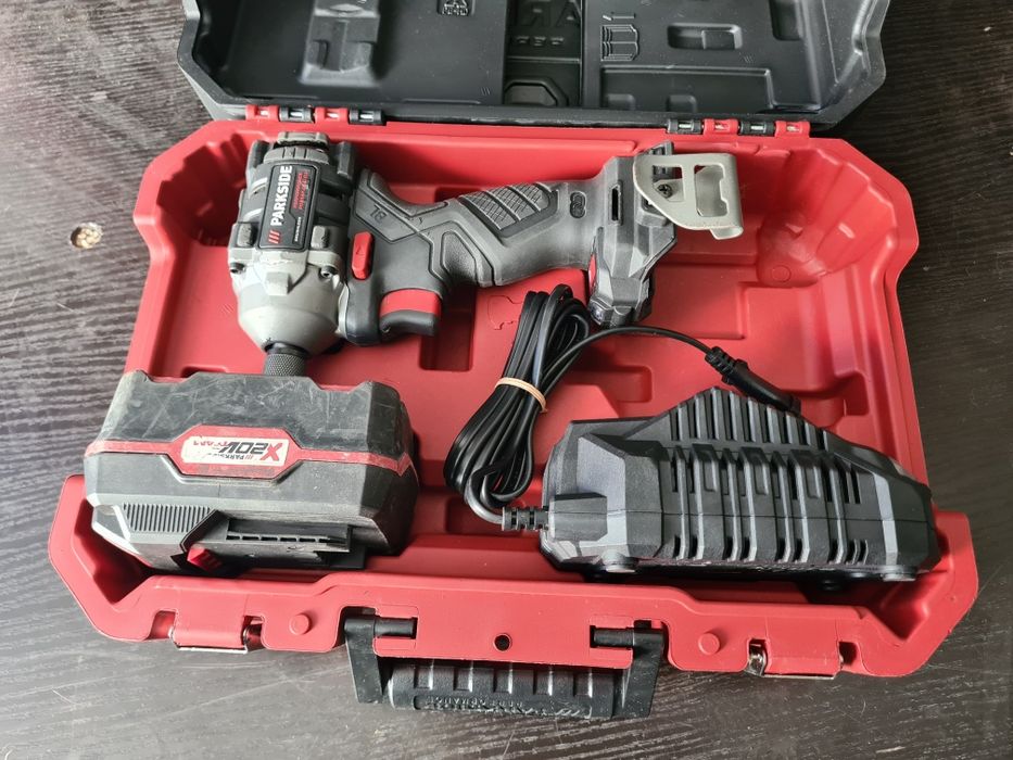 Aparafusadora de impacto Parkside Performance (screw driver)