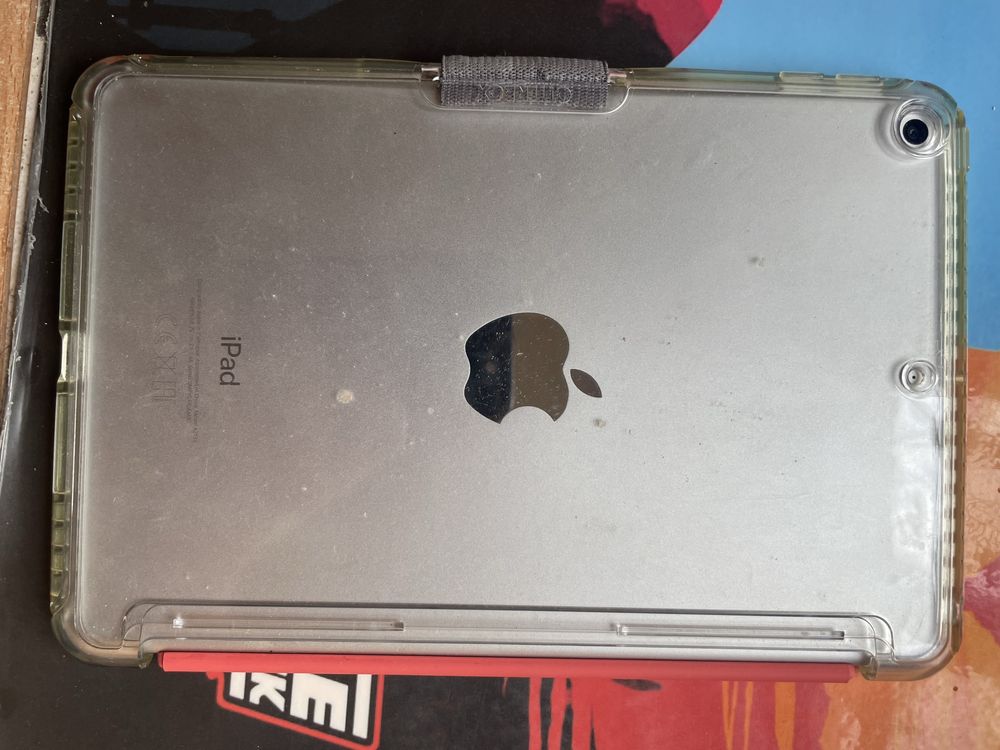 Ipad mini 5 generacji srebrny 256GB WIFI etui Jak nowy