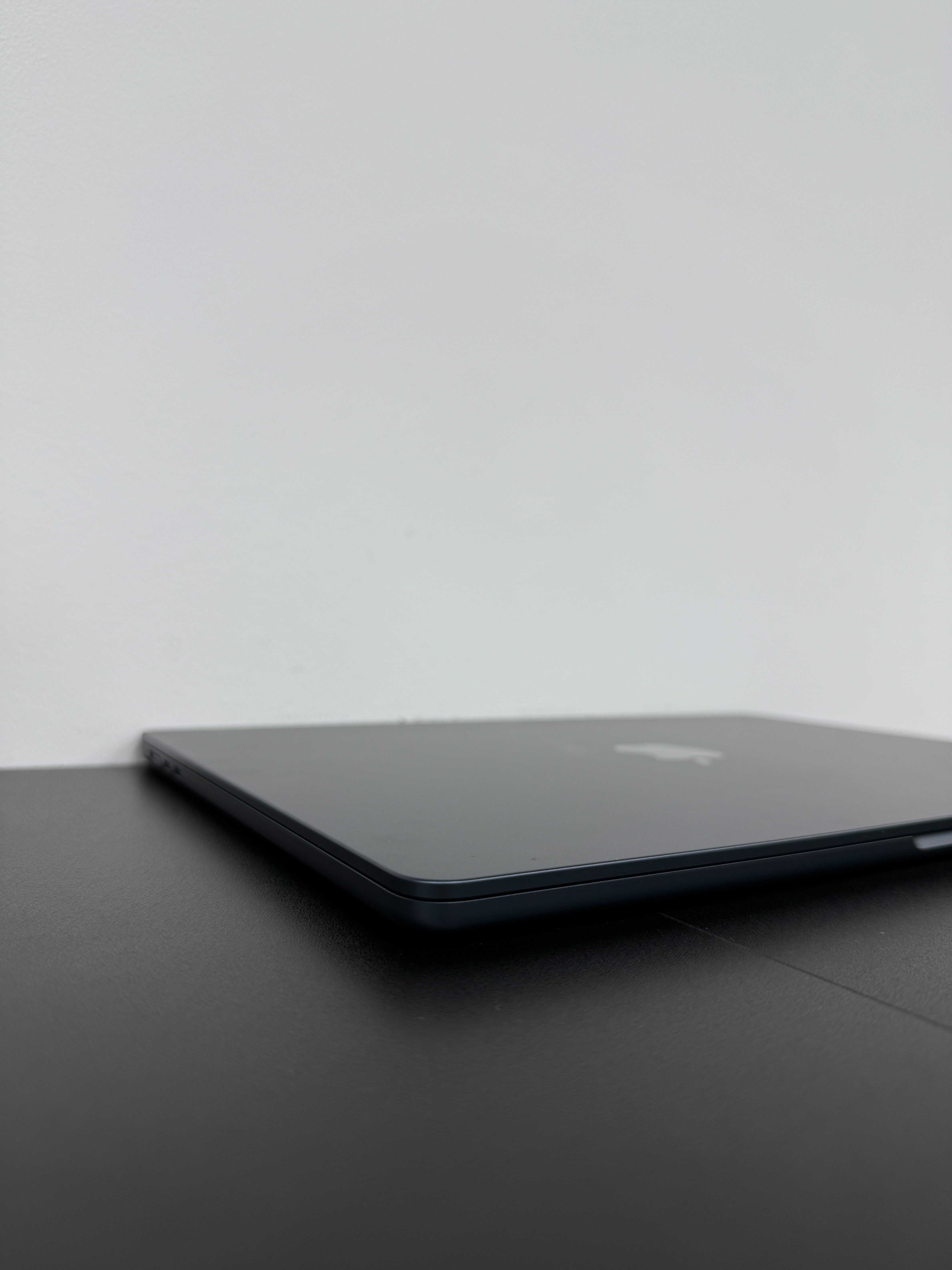 Macbook Air 15 2024 ( М3/ 16gb/ 256 ssd) Офіційна гарантія . 16095SV
