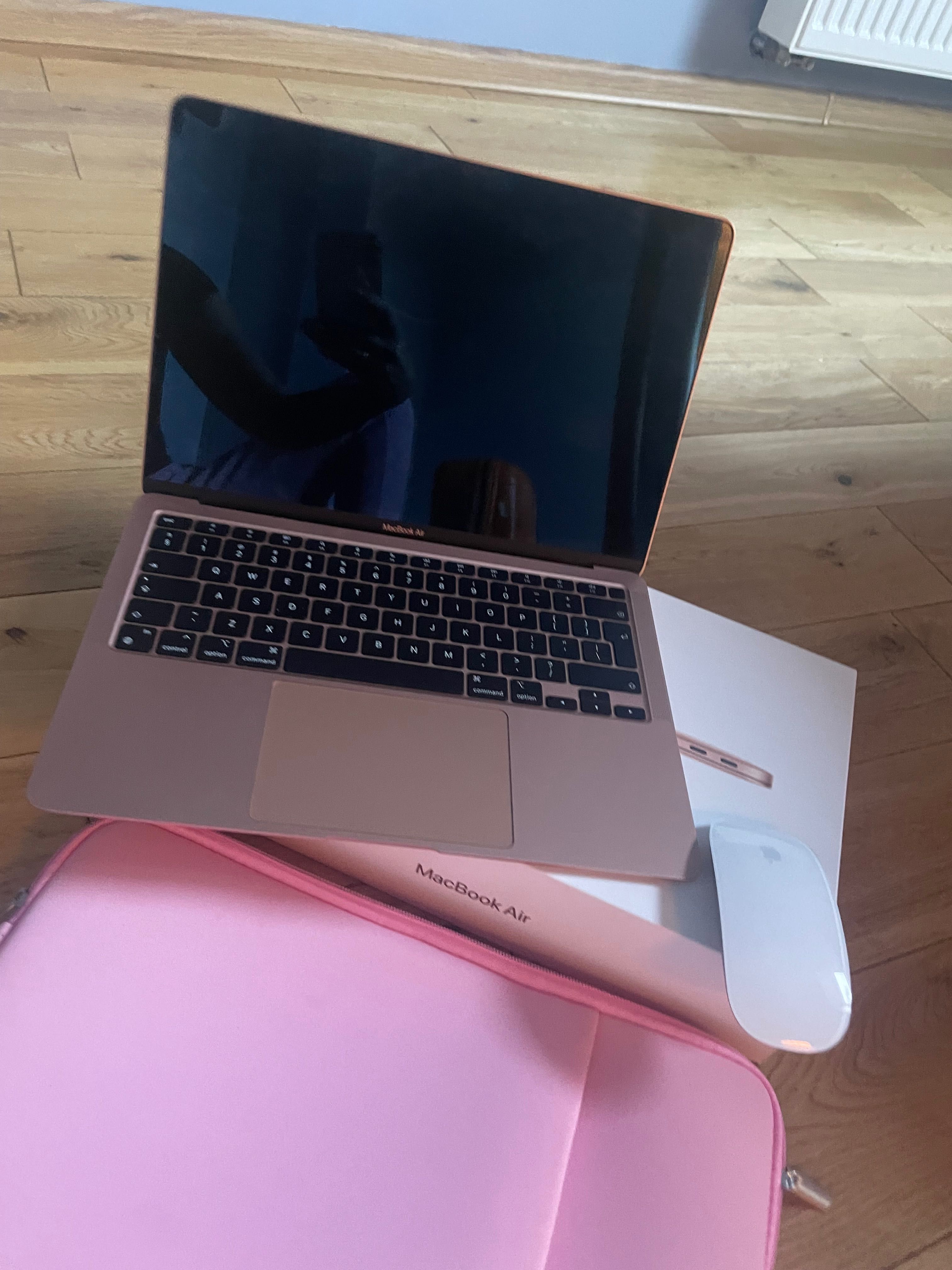 MacBook Air 13 zloty