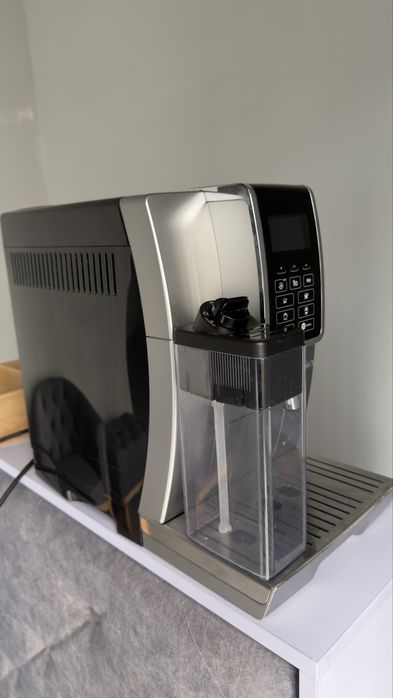 Кофемашина кавомашина delonghi dinamica