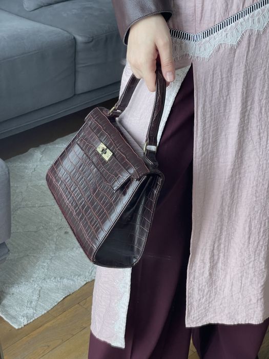 Бордова сумочка крокодил