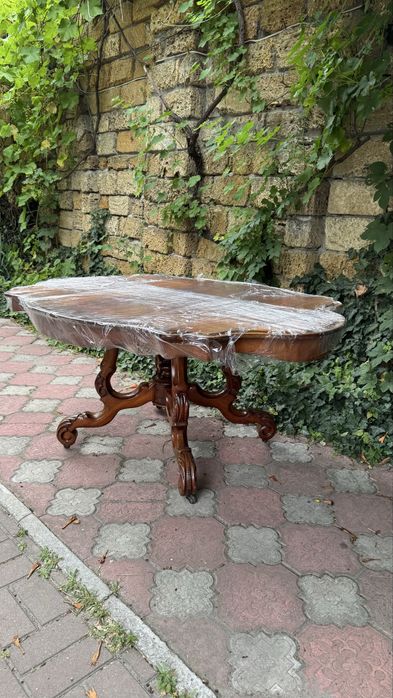 Стол обеденный антикварный, резной на бронзовых колесиках, Франция
