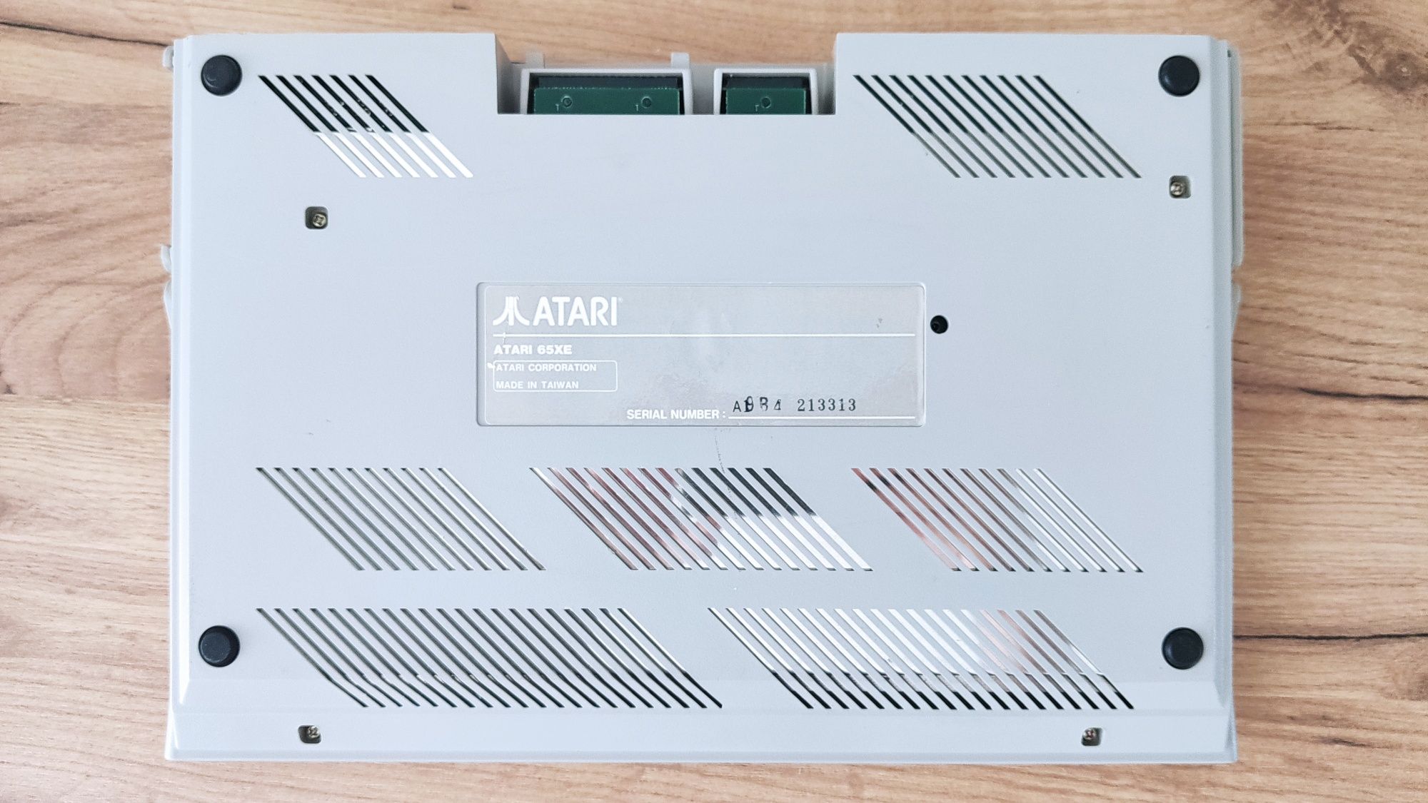 Atari 65 XE ECI sprawne stan bdb układy w podstawkach