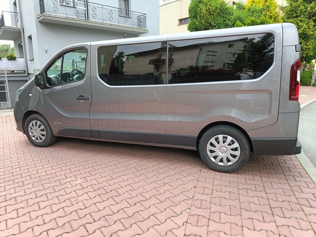 Bus Kraków osobowy wynajem wypożyczenie bus 9os