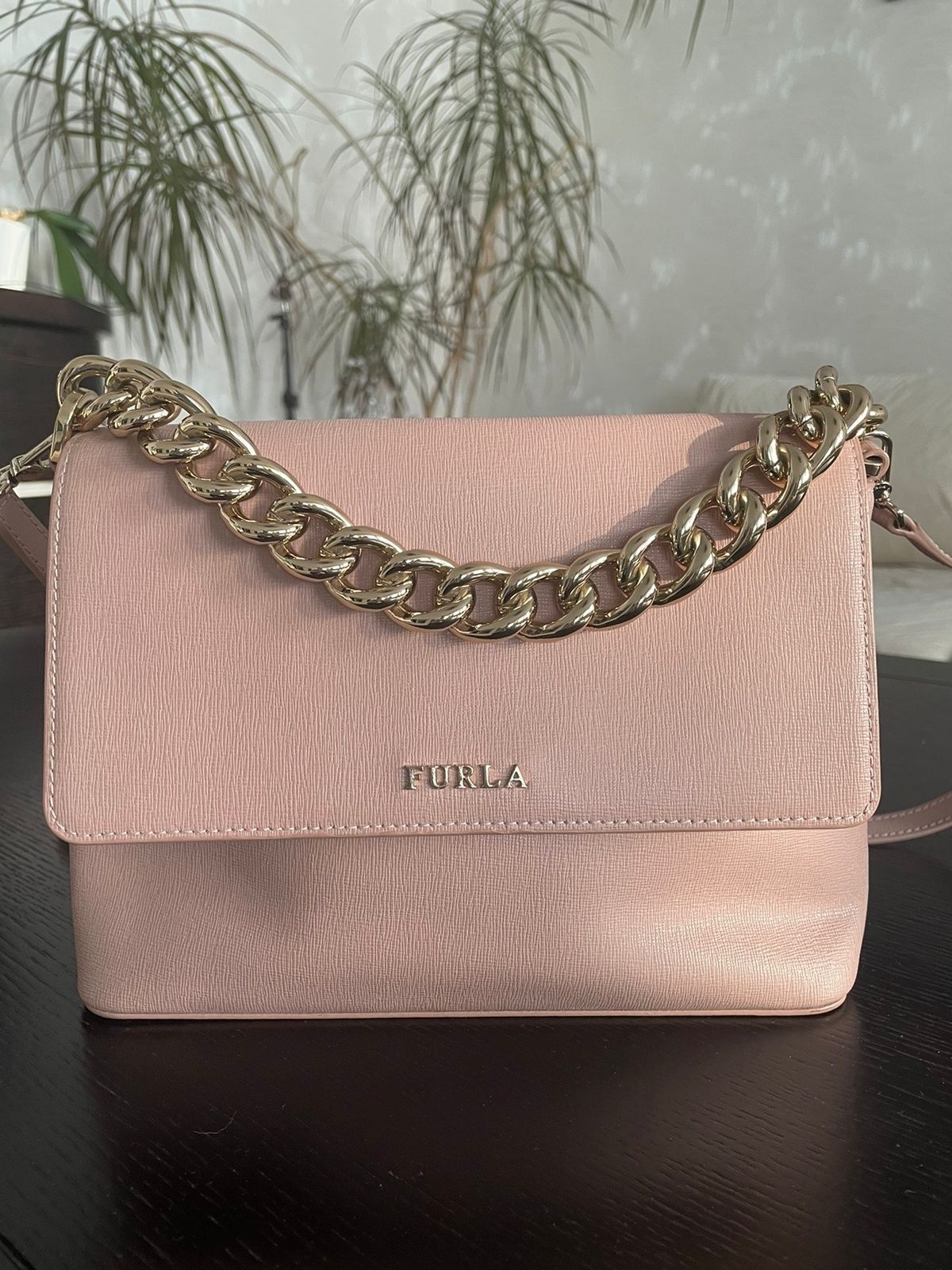 Дуже гарна сумка Furla