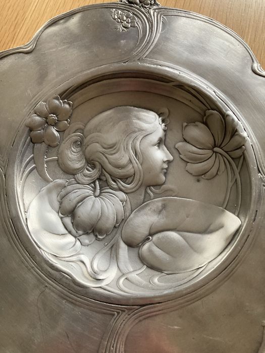 Cynowa patera, taca z cyny Art Nouveau, cyna 92%