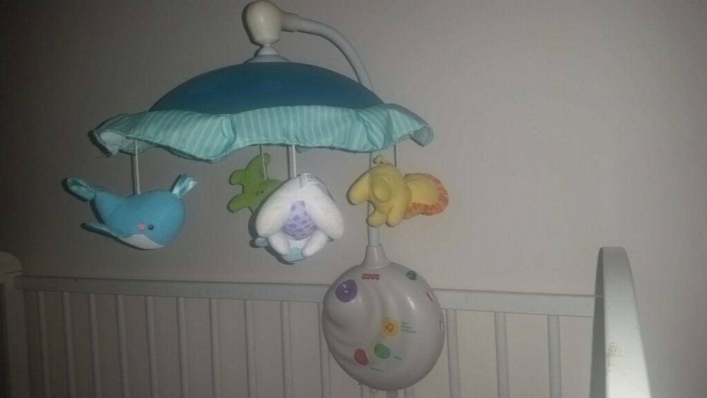 Karuzela Fisher Price z projektorem.