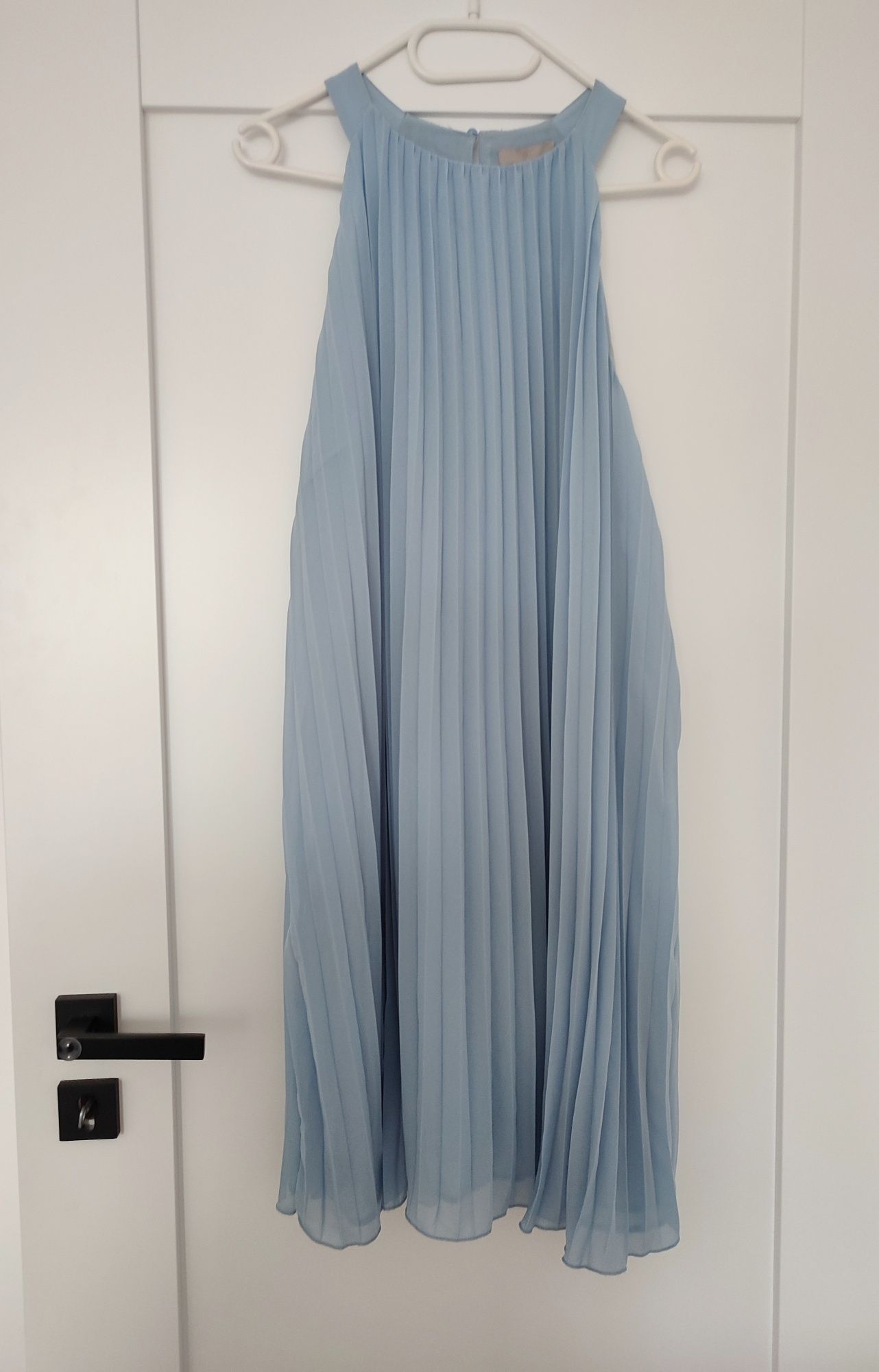 Błękitna plisowana sukienka H&M