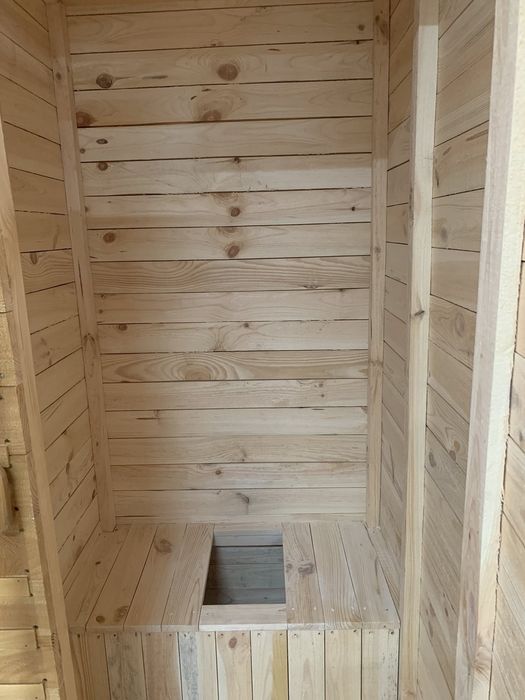 Туалет дерев'яний