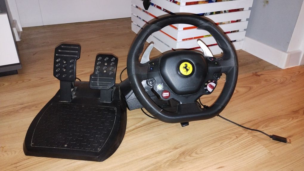 Kierownica Thrustmaster Ferrari Xbox 360 + pedały