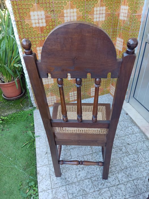 Cadeiras em madeira