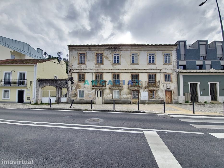 ANG1347 - Prédio para Venda em Leiria