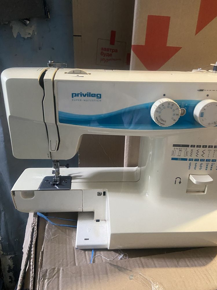 Швейная брендовая Жаноме Sew Line 300 вотличном состоянии