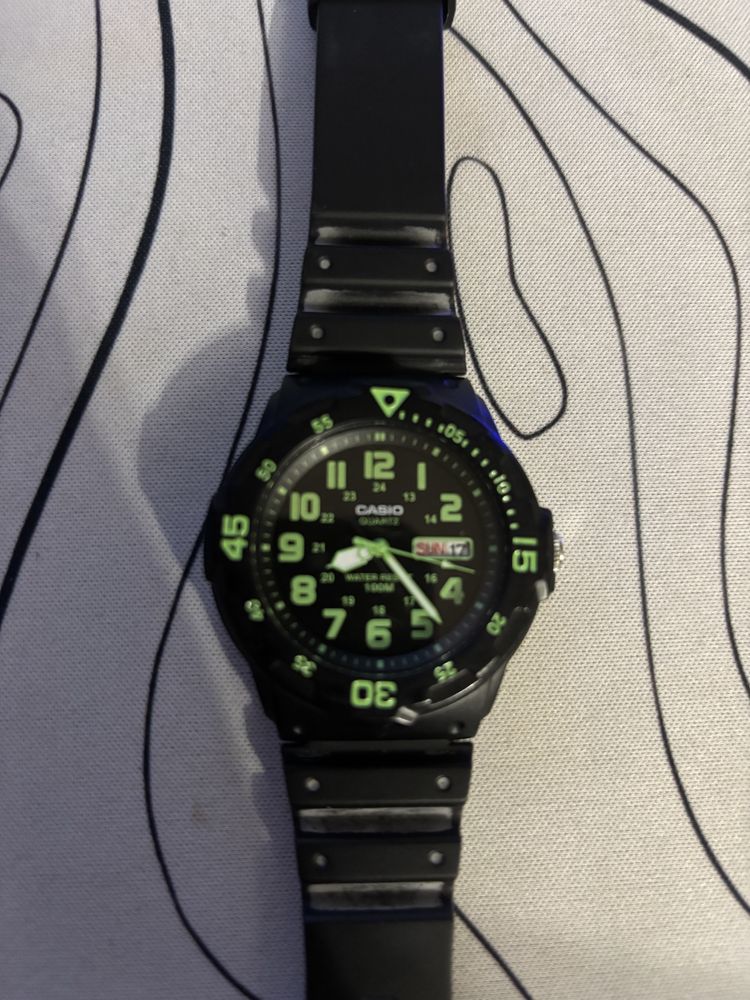 Zegarek Casio zielony