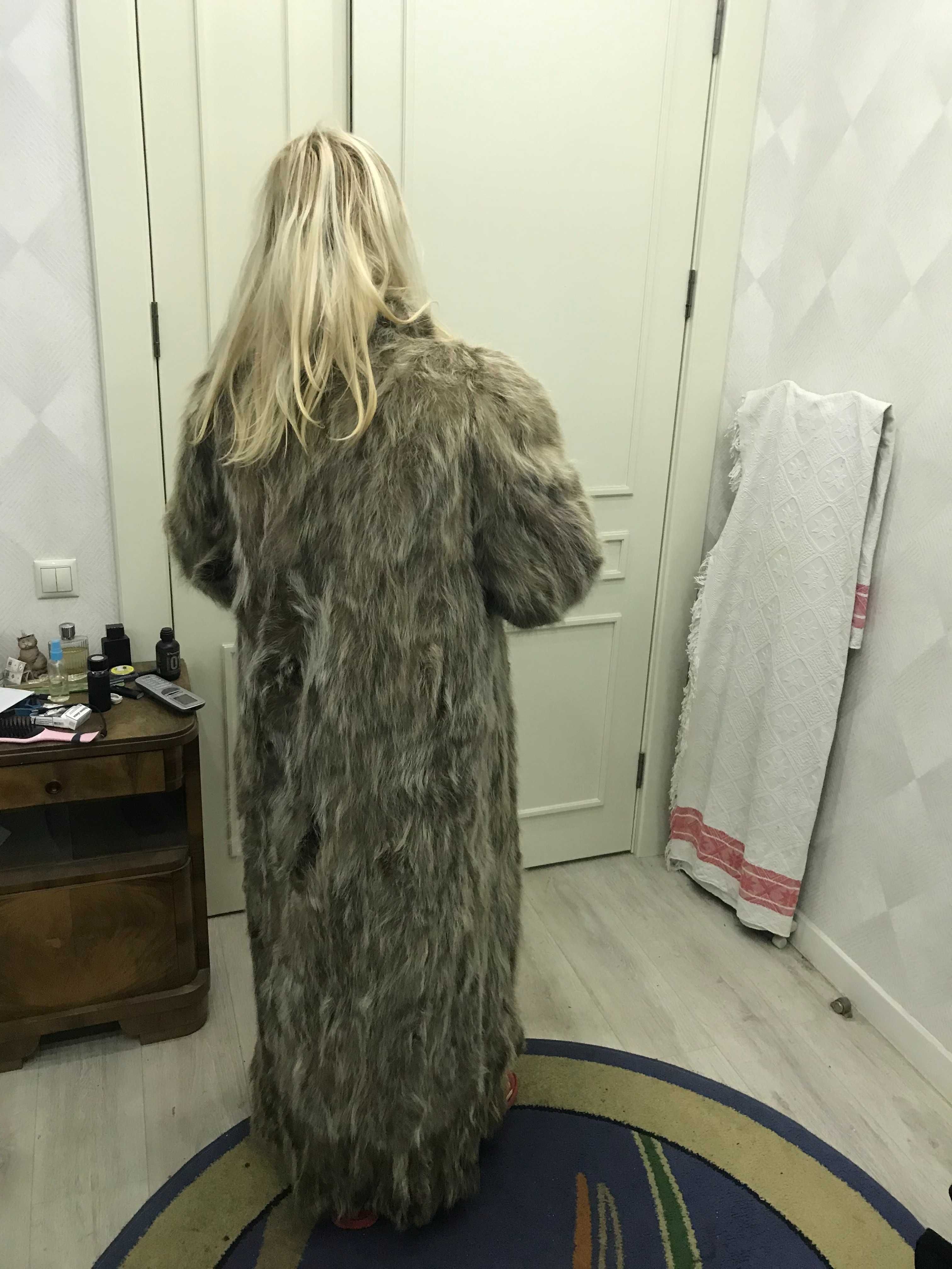 Продам 2 шуби б/у