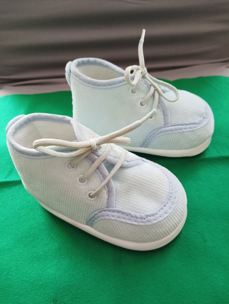 Buty niemowlęce błękitne