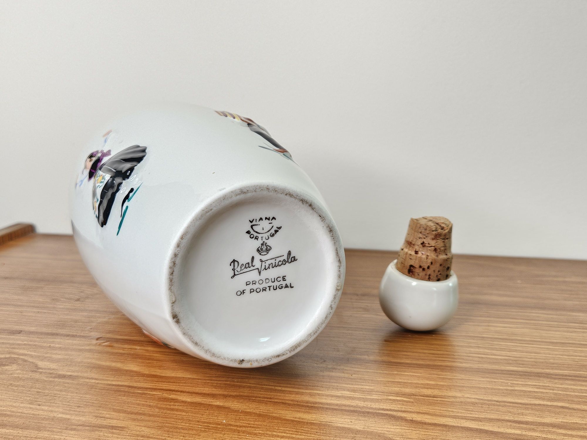 Porcelanowa karafka, Portugalia