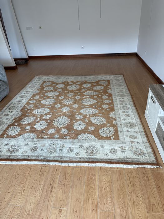 Tapete oriental feito a mao  grandes dimensoes(3,01x2,40)