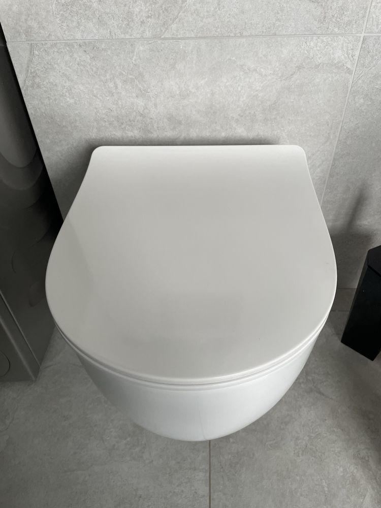 Miska wc wisząca wraz z deska