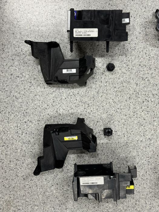 Jeep Cherokee KL 2019 кронштейн радиатора накладка дефлектор