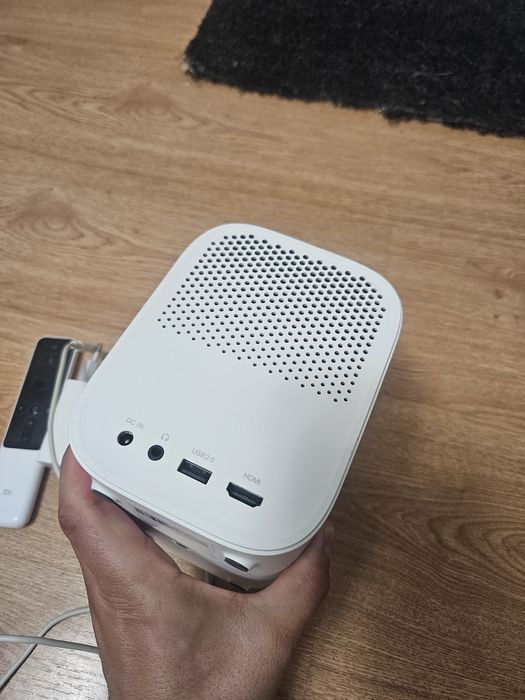 Продам DLP проектор Xiaomi Mi Smart Compact Projector