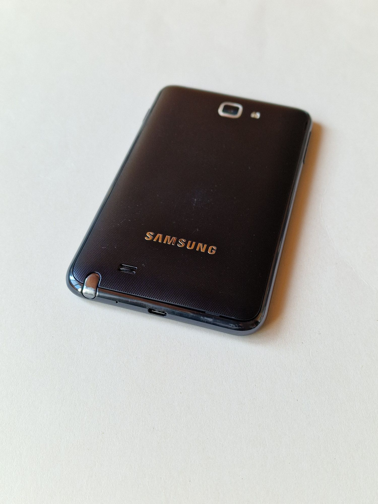 Смартфон Samsung GT-N7000