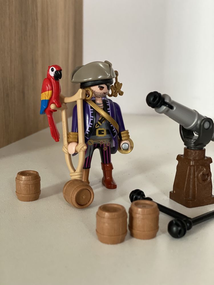 Pirat z papugą Playmobil