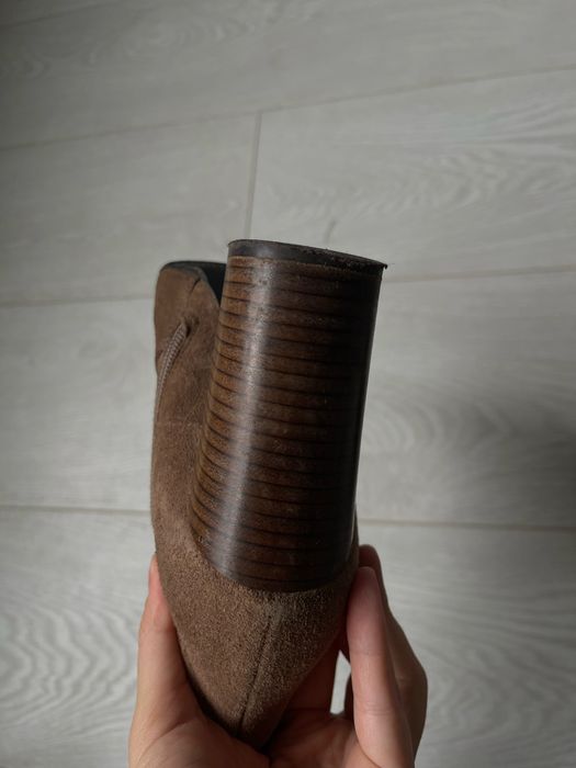 Замшеві ботильйони 37 р Ryłko