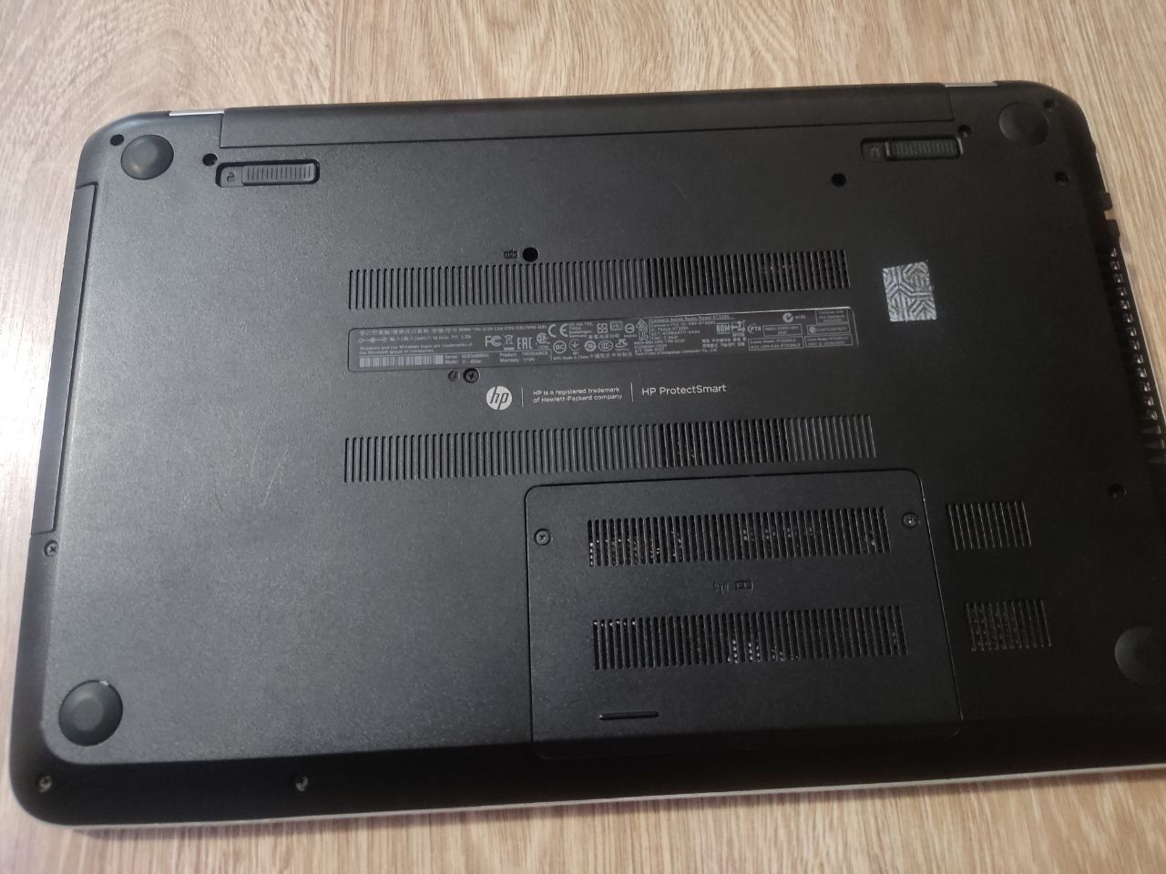 HP Pavilion 15-n093er 15.6" Pentium ssd240