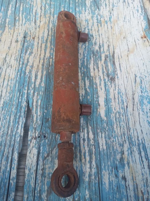 Гідроциліндр до сільгосптехніки